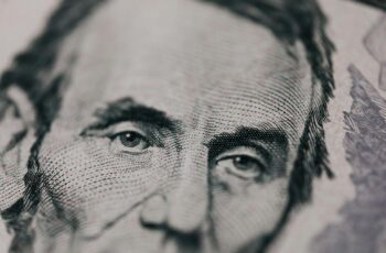 How To Vet A Certified Financial Planner’s Credentials And History,